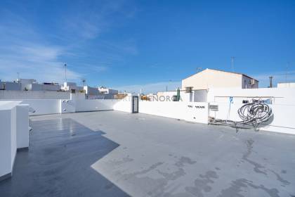 Casa en primera planta con derecho a vuelo en el centro de Ciutadella
