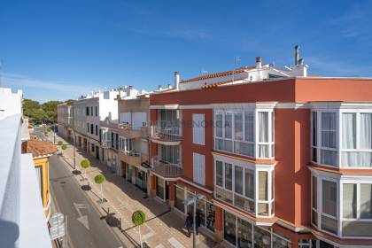 Casa en primera planta con derecho a vuelo en el centro de Ciutadella
