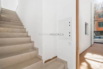 Casa en primera planta con derecho a vuelo en el centro de Ciutadella