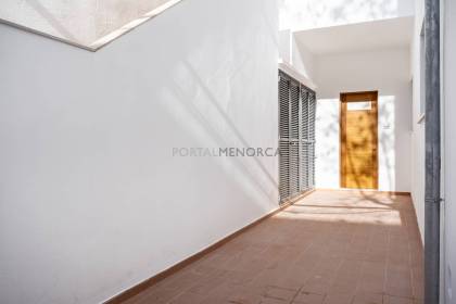 Casa en primera planta con derecho a vuelo en el centro de Ciutadella
