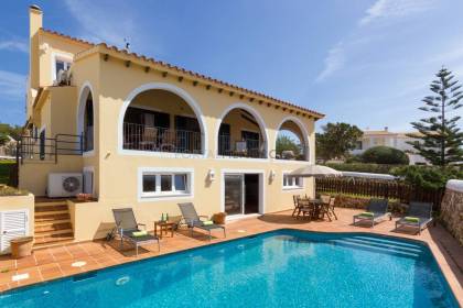 Chalet con vistas al mar en Calan Brut
