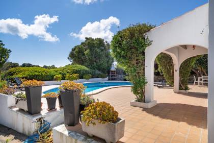 Chalet con piscina y licencia turística en Binibeca