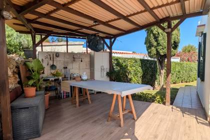 Detached villa in a quiet street of Son Carrió.