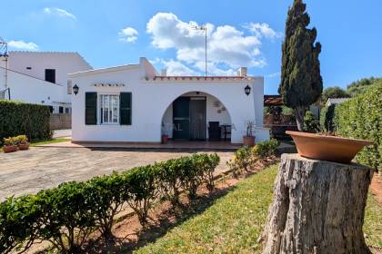Detached villa in a quiet street of Son Carrió.