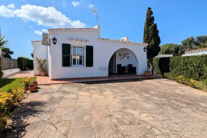 Detached villa in a quiet street of Son Carrió.
