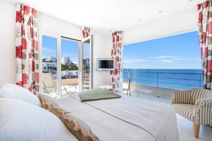 Spectacular Frontline Villa in Cala en Porter