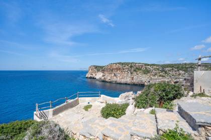 Spectacular Frontline Villa in Cala en Porter