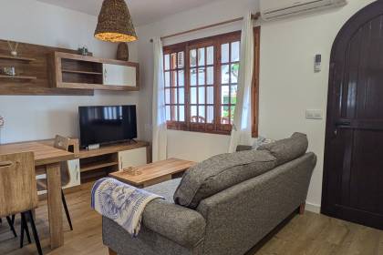 Apartment with tourist licence just steps from Son Bou beach
