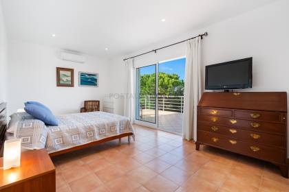 Attractive villa with sea views, featuring 4 bedrooms and three bathrooms in Son Blanc