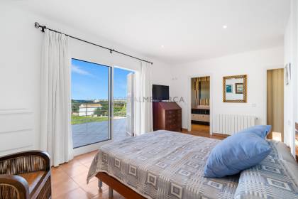 Attractive villa with sea views, featuring 4 bedrooms and three bathrooms in Son Blanc