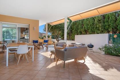 Attractive villa with sea views, featuring 4 bedrooms and three bathrooms in Son Blanc