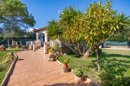 Interesting villa with tourist licence in Cala'n Bosch