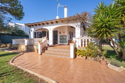 Interesting villa with tourist licence in Cala'n Bosch