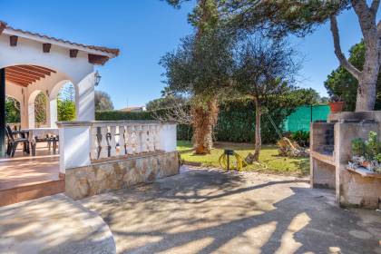 Interesting villa with tourist licence in Cala'n Bosch