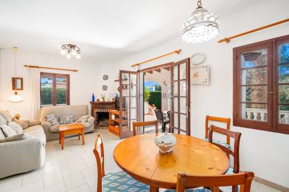 Interesting villa with tourist licence in Cala'n Bosch