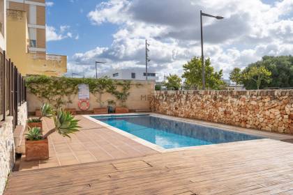 Duplex penthouse avec vue mer situé dans la zone du Paseo Marítimo.