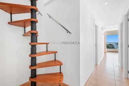 Duplex penthouse avec vue mer situé dans la zone du Paseo Marítimo.