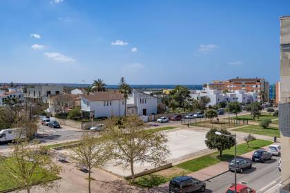 Duplex penthouse avec vue mer situé dans la zone du Paseo Marítimo.