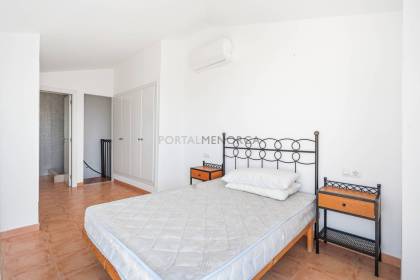 Duplex penthouse avec vue mer situé dans la zone du Paseo Marítimo.