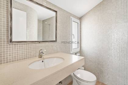 Duplex penthouse avec vue mer situé dans la zone du Paseo Marítimo.