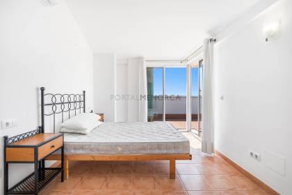 Duplex penthouse avec vue mer situé dans la zone du Paseo Marítimo.