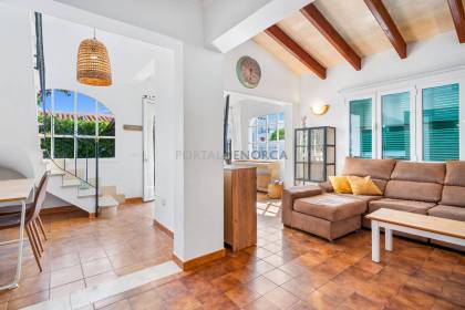 Villa with 3/4-bedroom and sea views in Cala Blanca