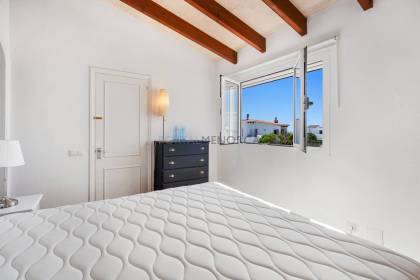 Villa with 3/4-bedroom and sea views in Cala Blanca