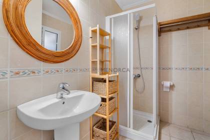 Villa with 3/4-bedroom and sea views in Cala Blanca