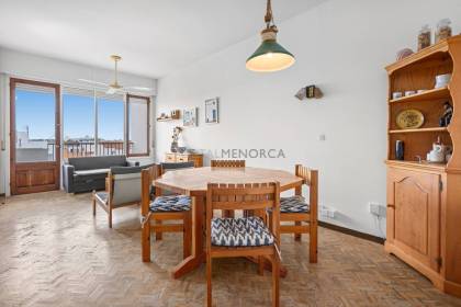 Apartment on Passeig de Sant Nicolau, with lift and south-facing orientation