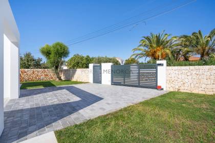 Attractive villa with swimming pool in Sa Caleta