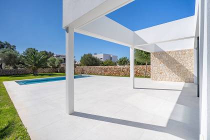 Attractive villa with swimming pool in Sa Caleta