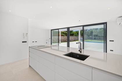 Attractive villa with swimming pool in Sa Caleta
