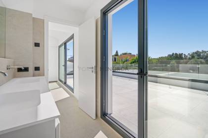Attractive villa with swimming pool in Sa Caleta