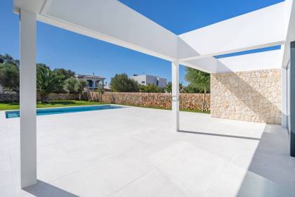 Attractive villa with swimming pool in Sa Caleta