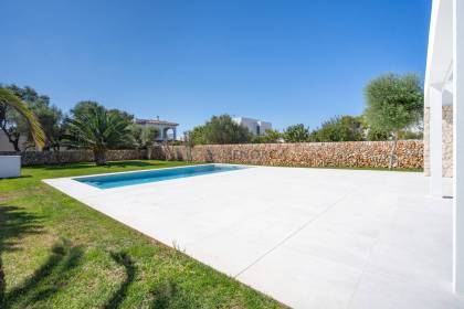 Attractive villa with swimming pool in Sa Caleta