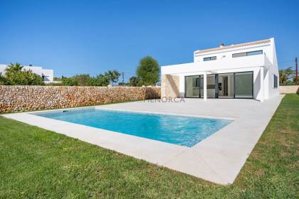 Attractive villa with swimming pool in Sa Caleta