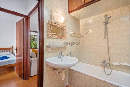 Semi-detached villa with garden in Cala Blanca