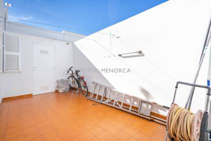 Semi-detached villa with garden in Cala Blanca