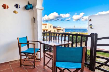 Apartamento en Playas de Fornells con vistas al mar.