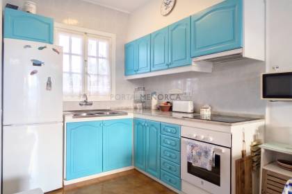 Apartamento en Playas de Fornells con vistas al mar.