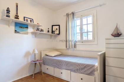 Apartamento en Playas de Fornells con vistas al mar.