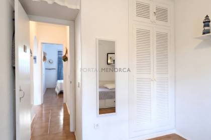 Apartamento en Playas de Fornells con vistas al mar.
