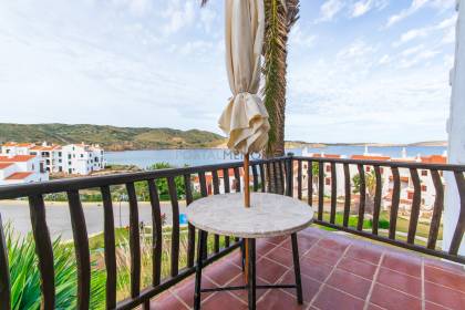 Appartement spacieux avec vue sur la mer et une licence touristique à Playas de Fornells