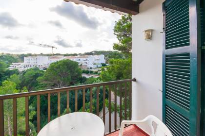 Apartamento con vistas despejadas y licencia turística en Arenal d'en Castell.