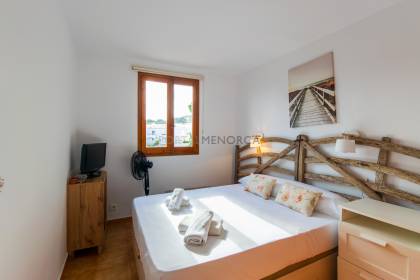 Apartamento con vistas despejadas y licencia turística en Arenal d'en Castell.