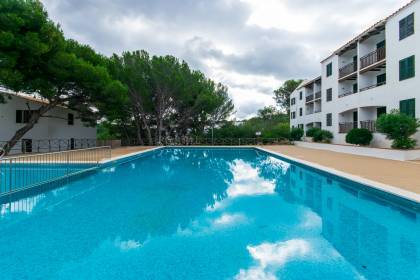 Apartamento con vistas despejadas y licencia turística en Arenal d'en Castell.