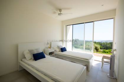 Modern villa with 5 bedrooms in Coves Noves