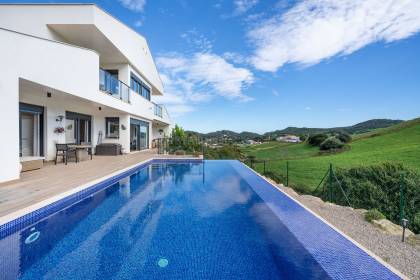 Luxury villa with pool in Mercadal