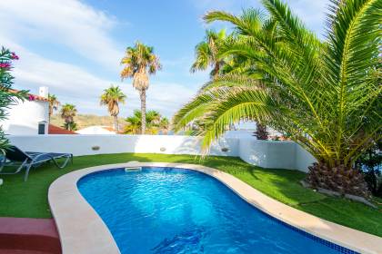 Lovely villa with pool and sea views in Playas de Fornells