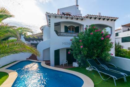 Lovely villa with pool and sea views in Playas de Fornells